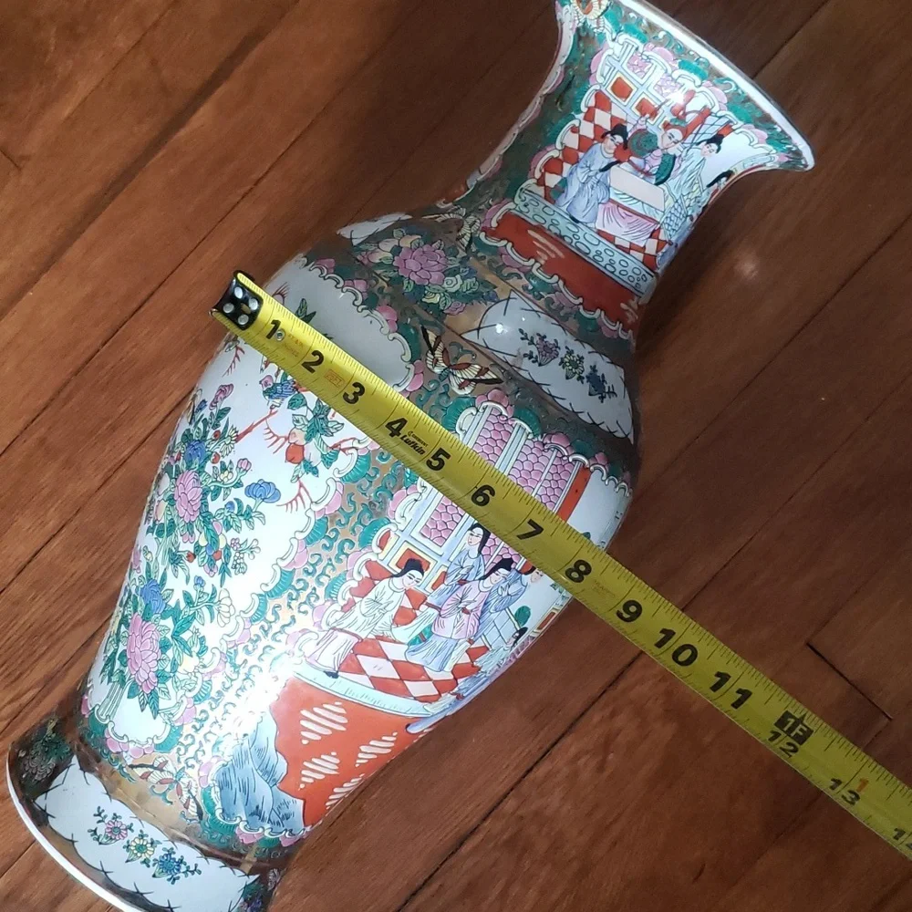 VINTAGE FAMILLE ROSE VASE - Picture 10 of 13